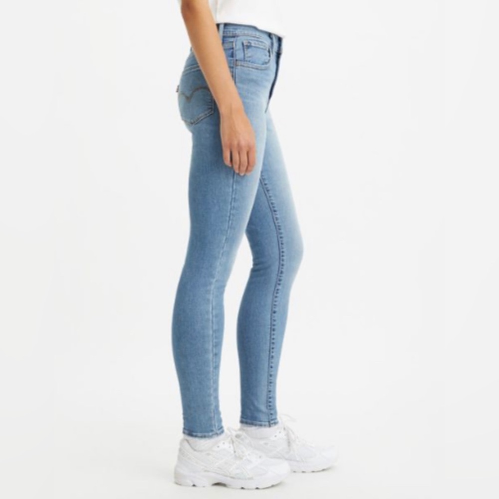 SOLD NWT women’s Levi’s jeans size 29 720 High-Rise Super Skinny - Picture 2 of 5